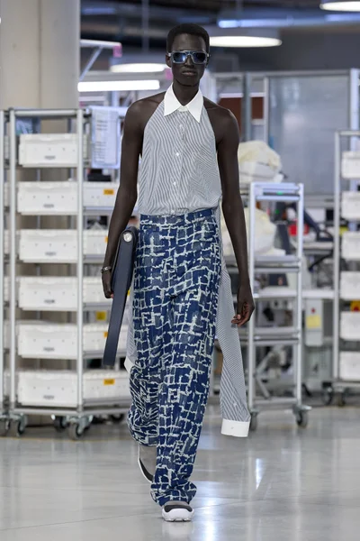 Look 30